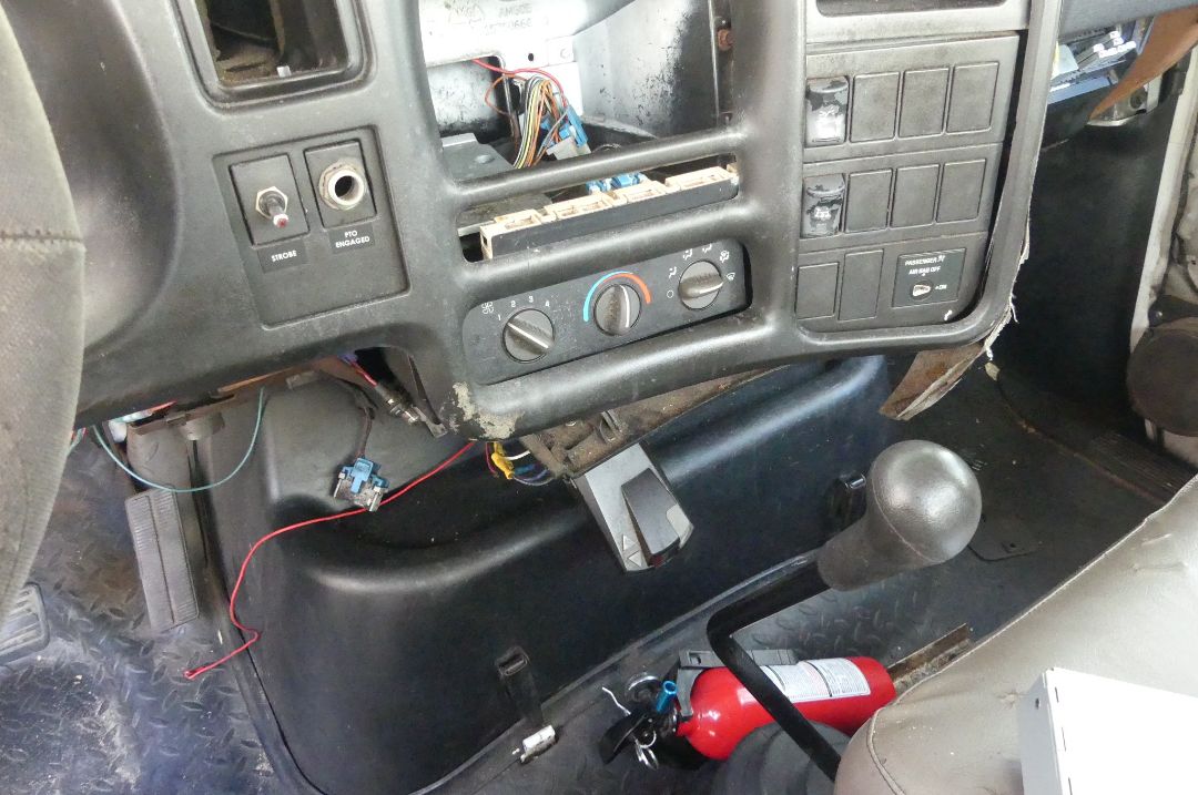 2004 GMC C7C042 - Image 14